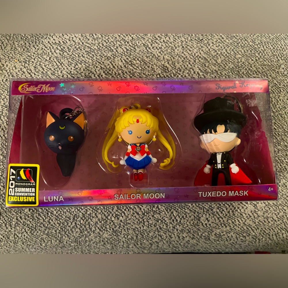 SDCC Comic Con 2017 Exclusive Monogram Sailor Moon 3-Piece Keyring Keychain Set